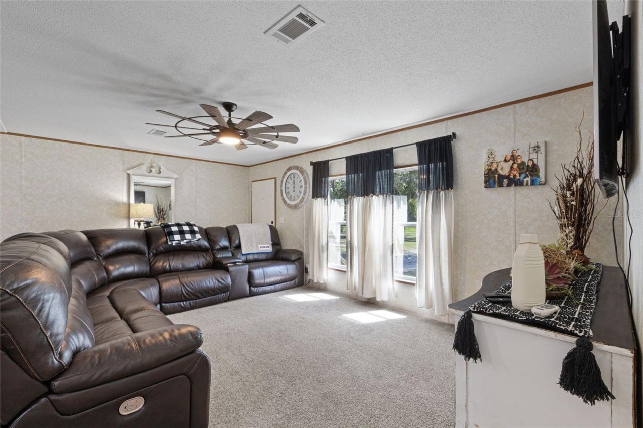140 SW Spaulding Court , Fort White, FL 32038 Photo