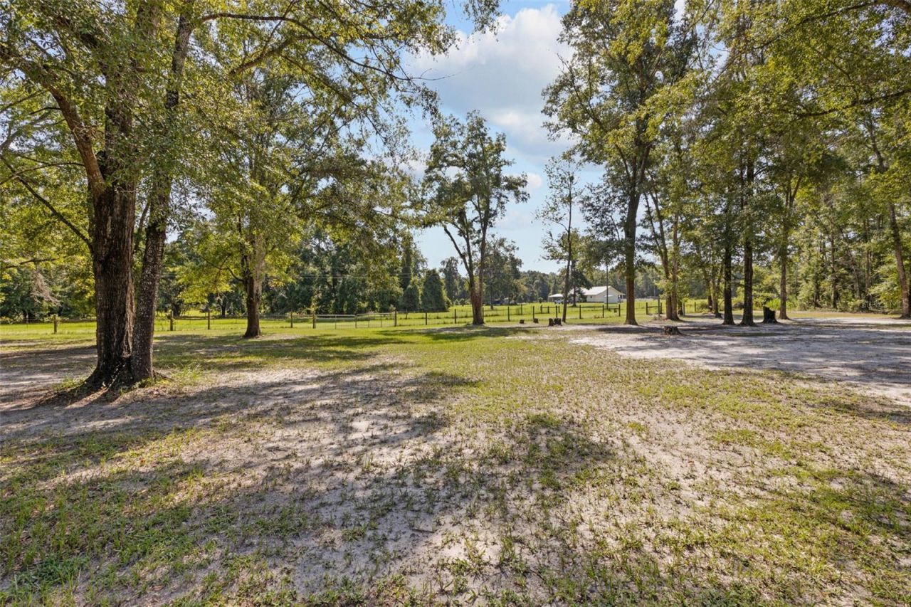 140 SW Spaulding Court , Fort White, FL 32038 Photo