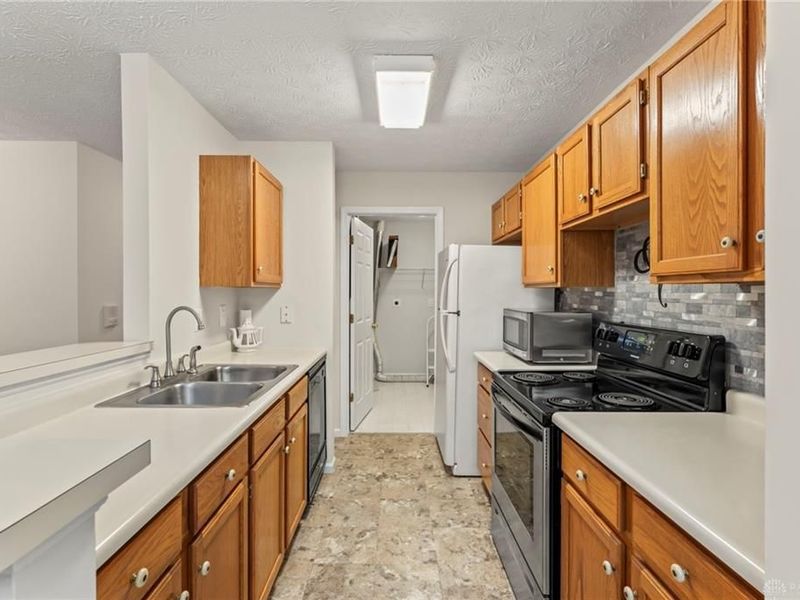 6611 Brigham Square, Unit 2, Dayton, OH 45459 Photo 7