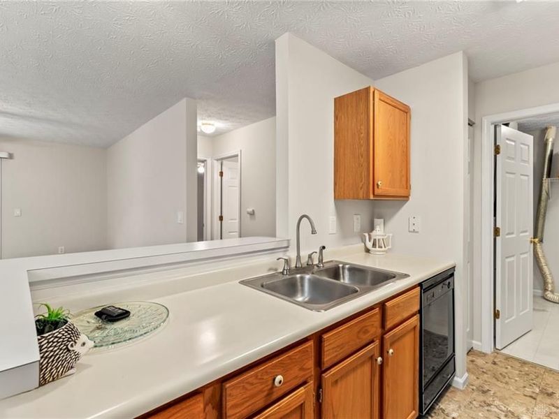 6611 Brigham Square, Unit 2, Dayton, OH 45459 Photo 8