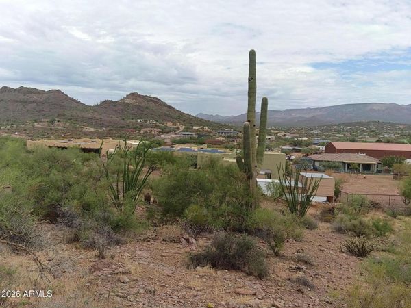 42800 N 12 Street N, New River, AZ 85087