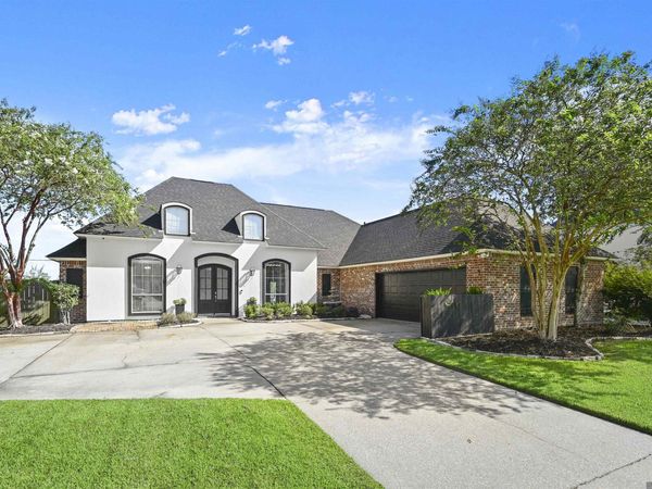 39398 Lakeland Ave, Prairieville, LA 70769