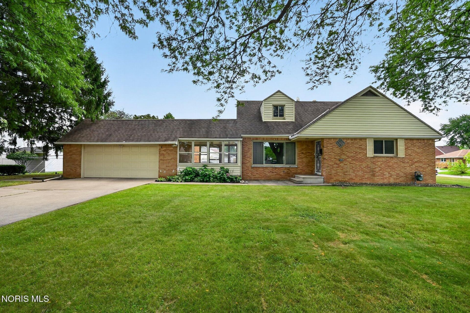3145 Penrose Avenue, Toledo, OH 43614 Main Photo
