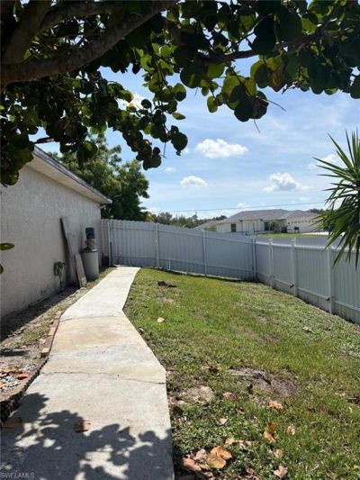 127 Blackstone Dr, Fort Myers, FL 33913 Photo