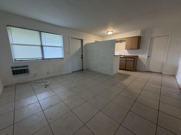 711 NW 4TH Avenue, Unit 2, Fort Lauderdale, FL 33311