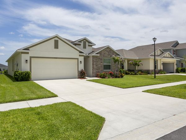 9387 SW SERAPIS Way SW, Unit 9387, Port St. Lucie, FL 34987