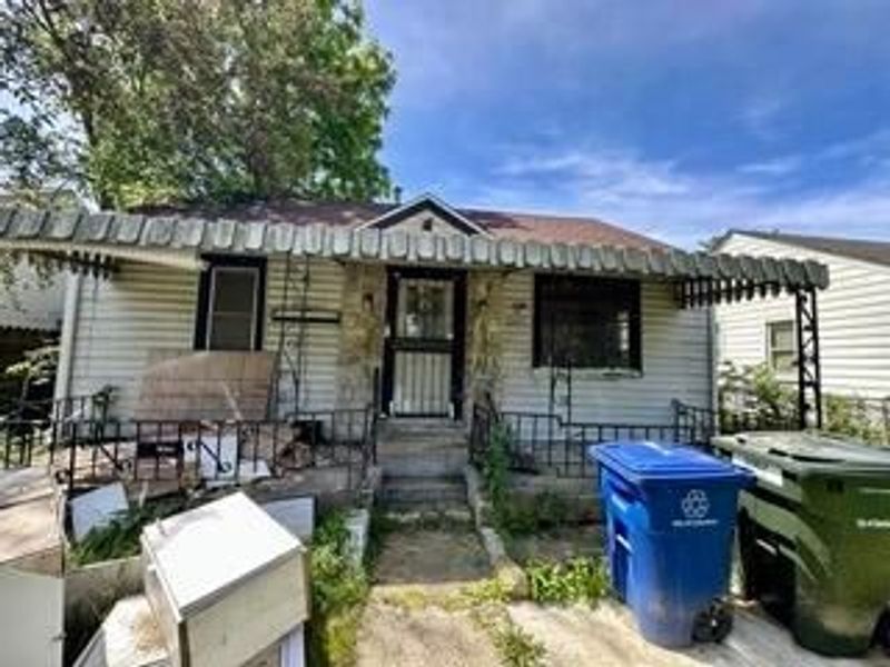 3167 E 6th Avenue, Columbus, OH 43219 Photo 2