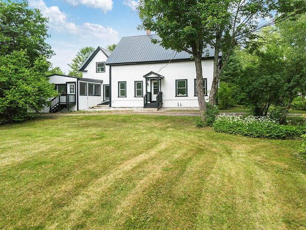 17 Ellingwood Road , West Paris, ME 04289