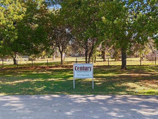 370 Oakview Drive , Double Oak, TX 75077