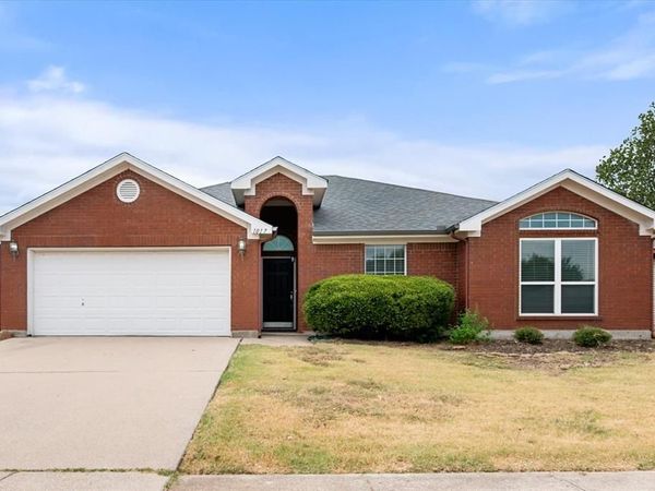 1017 Caleb Street , Burleson, TX 76028