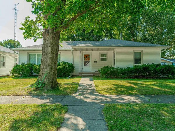 511 S STATE Street, Lincoln, IL 62656