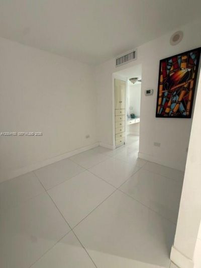 5555 Collins Ave, Unit 4P, Miami Beach, FL 33140 Photo