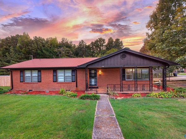 1024 E Tomahawk Trail, Gadsden, AL 35903