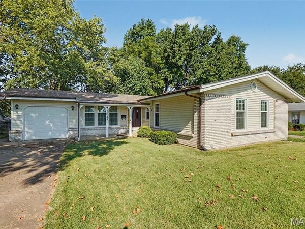 2025 Derhake Road, Florissant, MO 63033