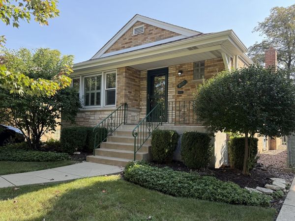 9427 S Harding Avenue , Evergreen Park, IL 60805