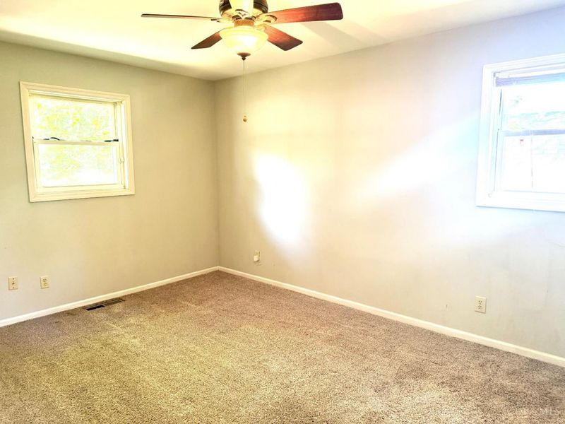 864 N Hill Lane, Springfield Township, OH 45224 Photo 13