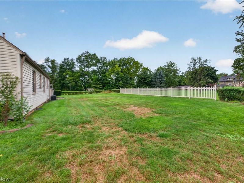 140 Shadyside Court, Alliance, OH 44601 Photo 14