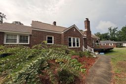 1160 Gilmore Avenue photo 4