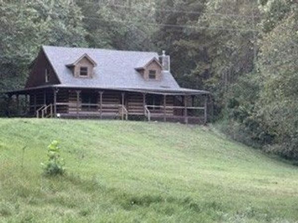 740 Leath Chapel Rd , Bethpage, TN 37022