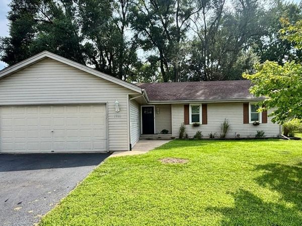 7733 Edwin Lane , Loves Park, IL 61111