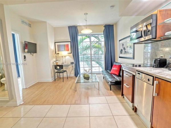 1036 Ocean Dr , Unit B202, Miami Beach, FL 33139
