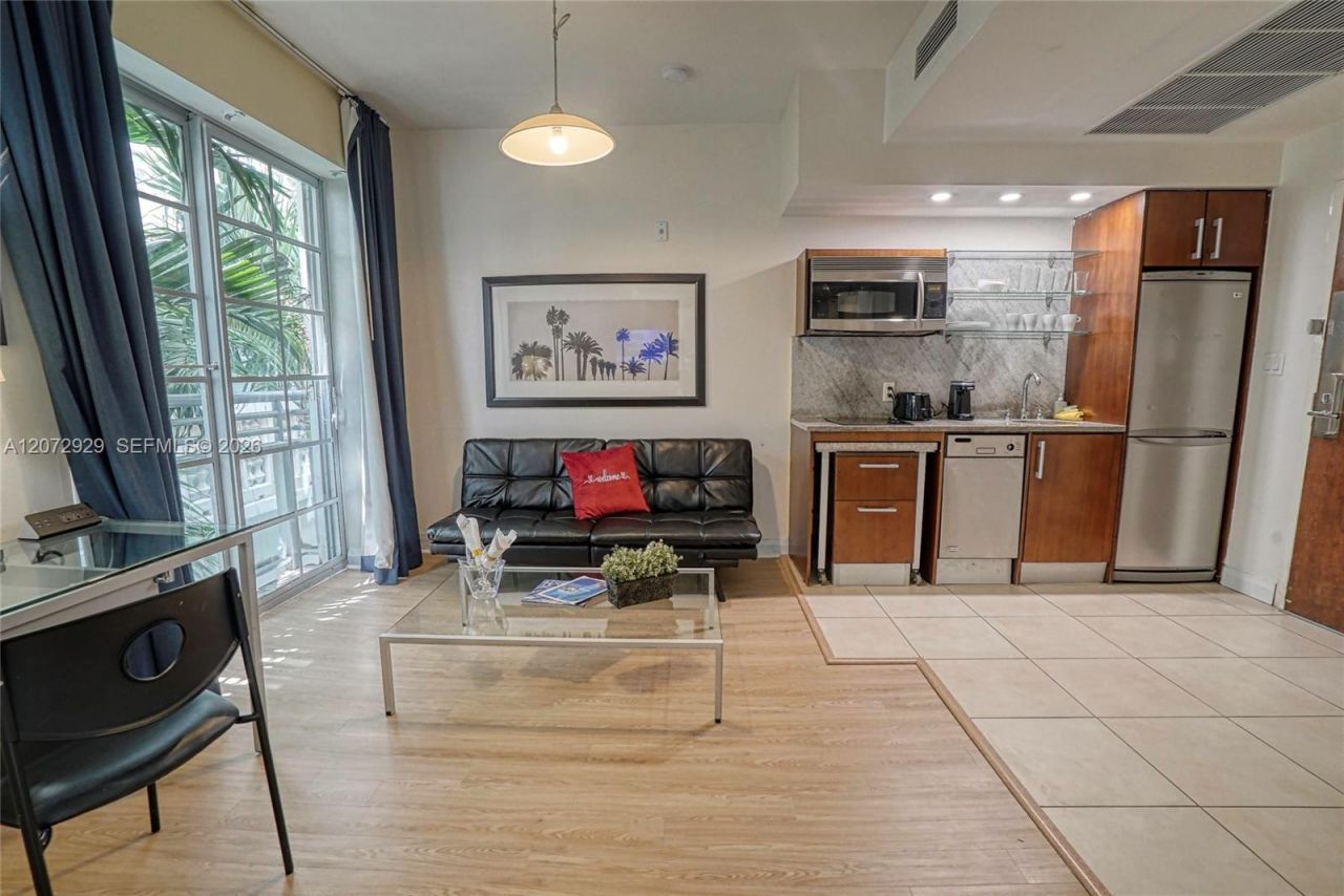 1036 Ocean Dr , Unit B202, Miami Beach, FL 33139 Photo