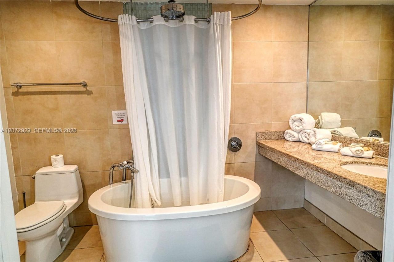 1036 Ocean Dr , Unit B202, Miami Beach, FL 33139 Photo