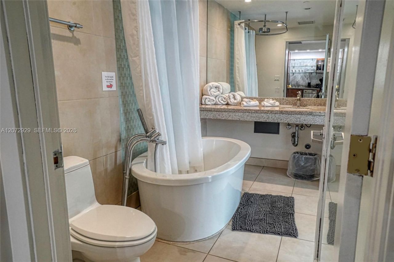 1036 Ocean Dr , Unit B202, Miami Beach, FL 33139 Photo