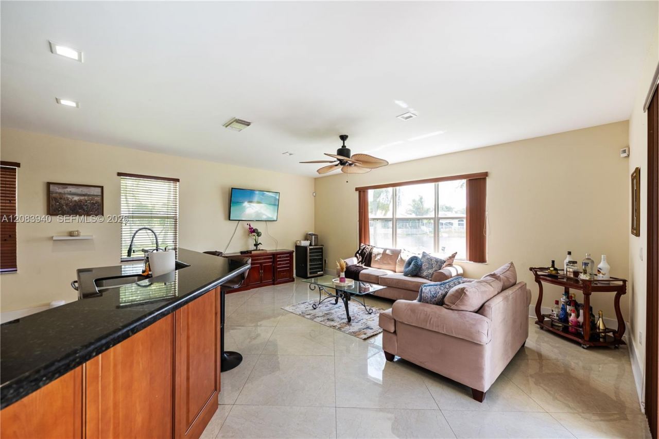 18806 NW 23rd Pl, Pembroke Pines, FL 33029 Photo