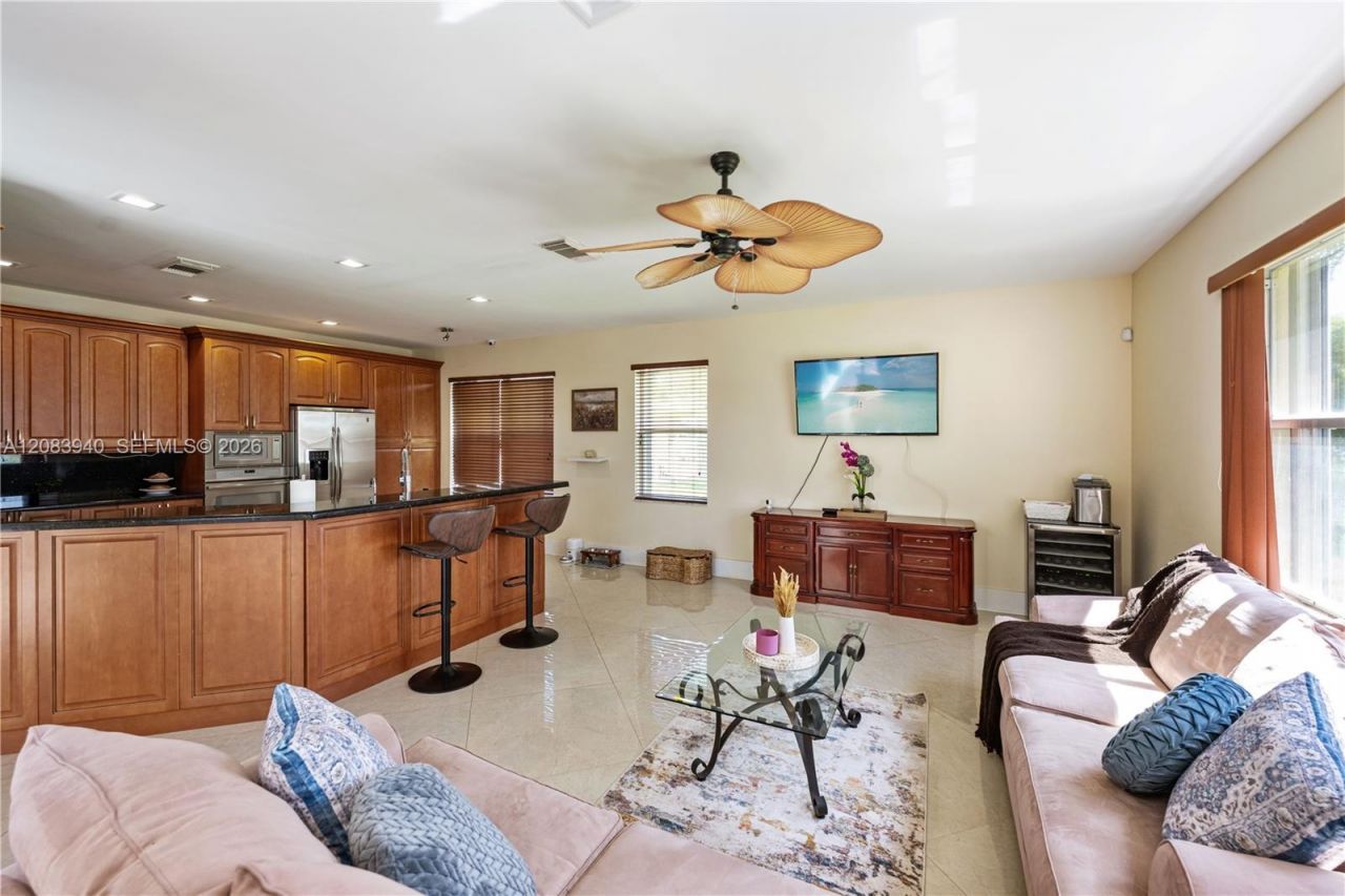 18806 NW 23rd Pl, Pembroke Pines, FL 33029 Photo