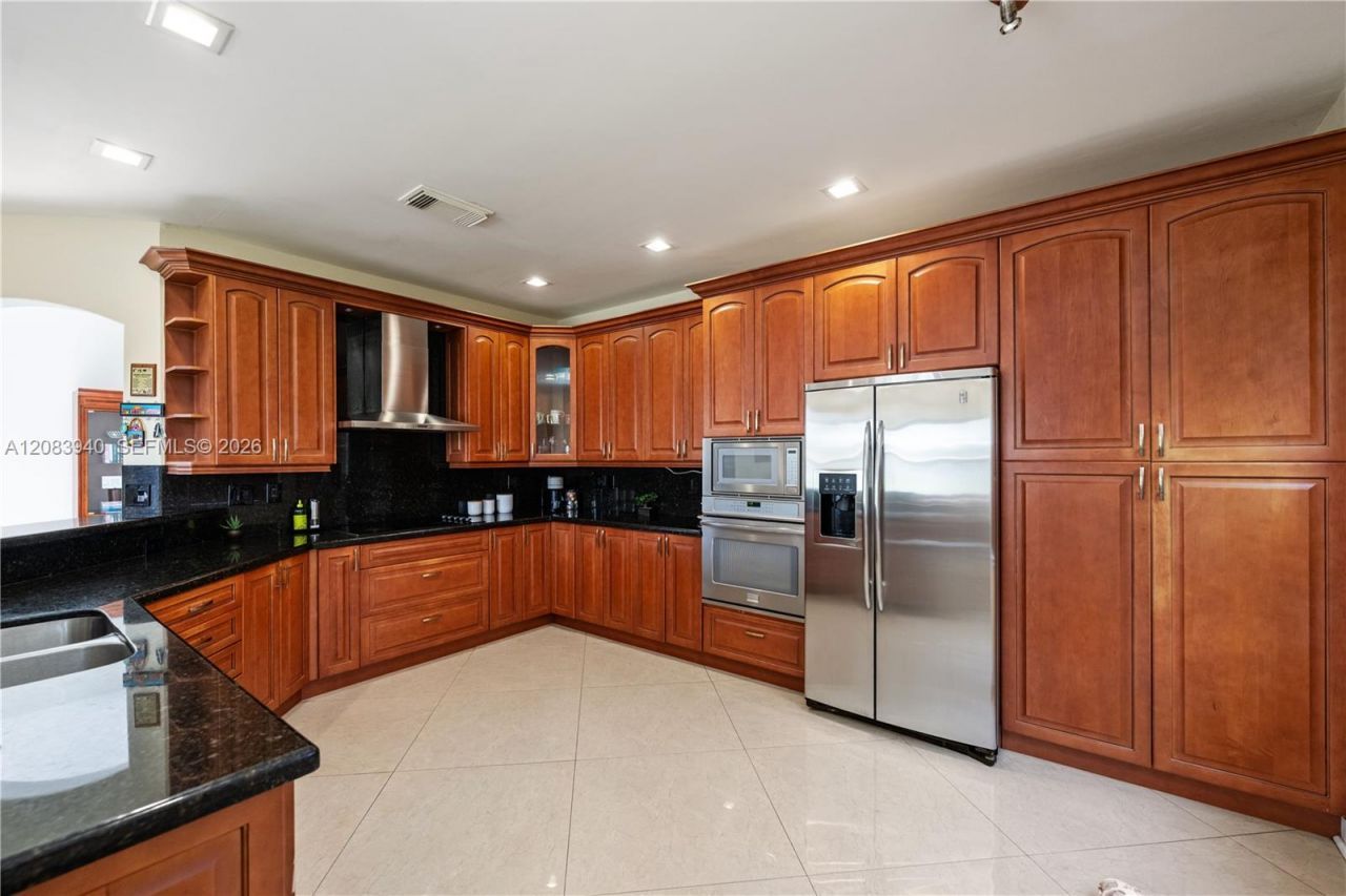 18806 NW 23rd Pl, Pembroke Pines, FL 33029 Photo