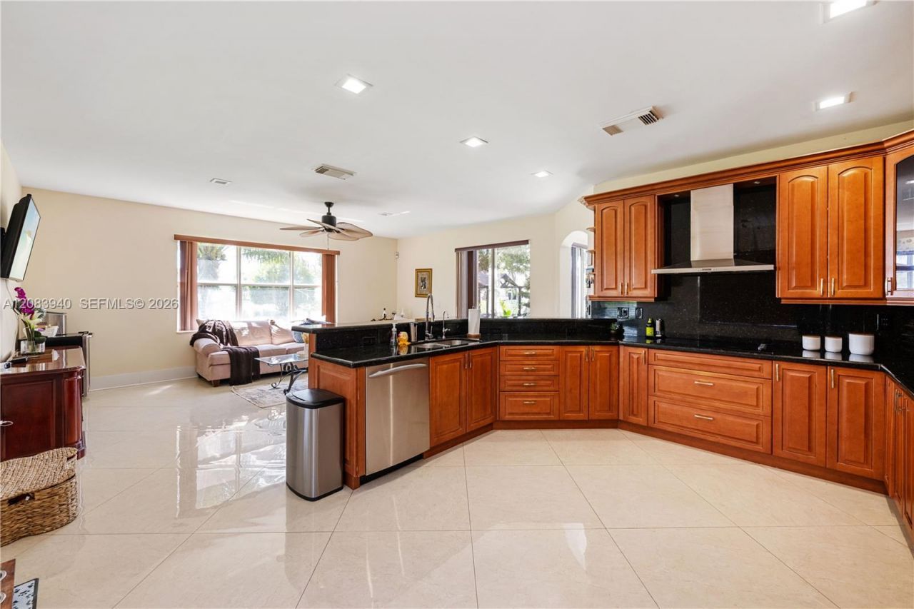 18806 NW 23rd Pl, Pembroke Pines, FL 33029 Photo