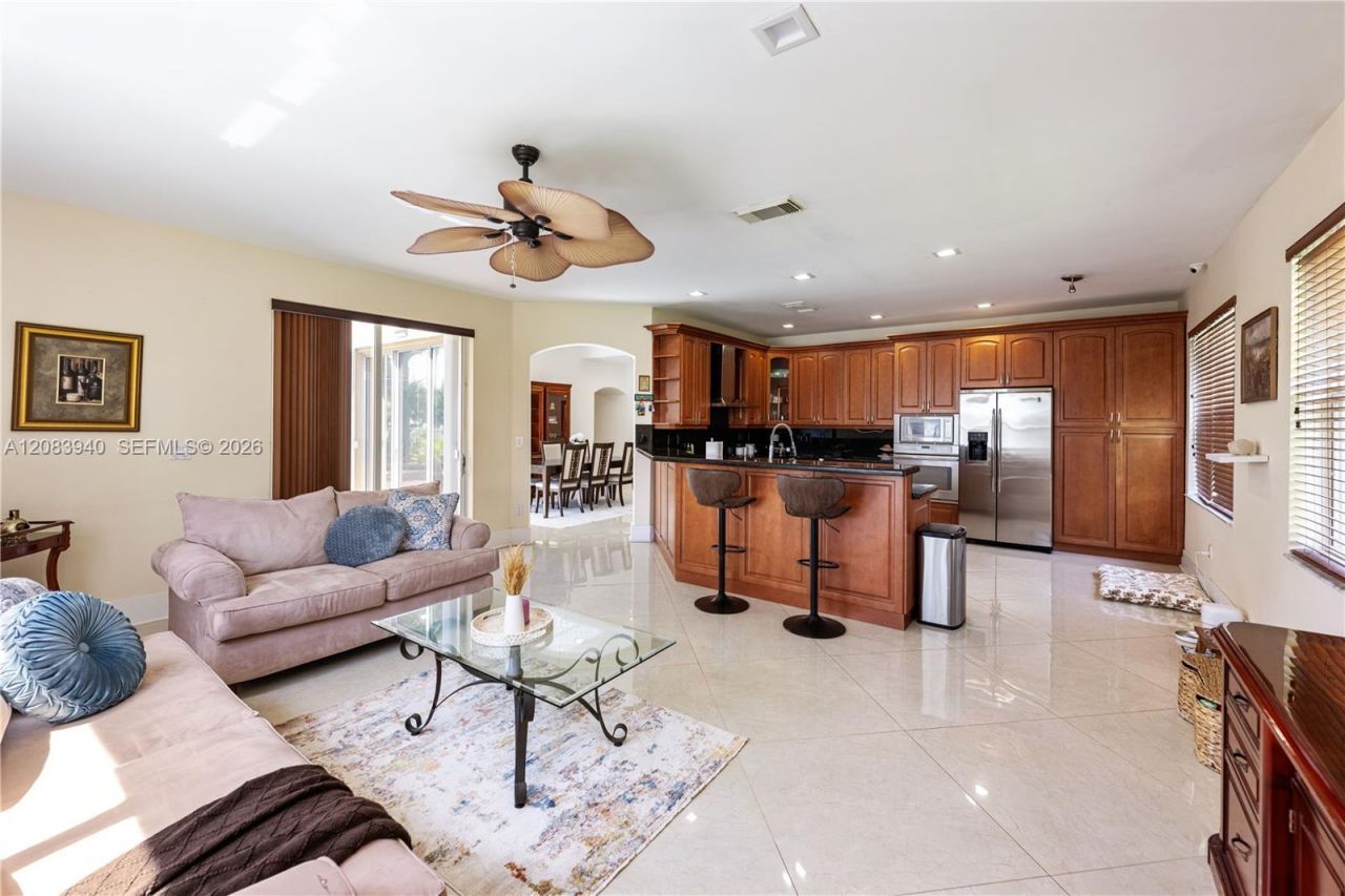 18806 NW 23rd Pl, Pembroke Pines, FL 33029 Photo