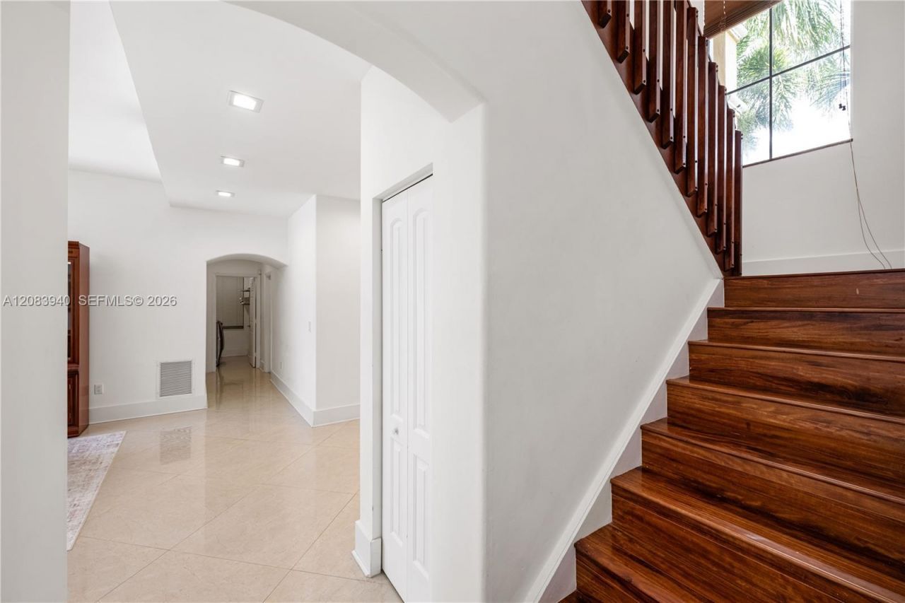 18806 NW 23rd Pl, Pembroke Pines, FL 33029 Photo