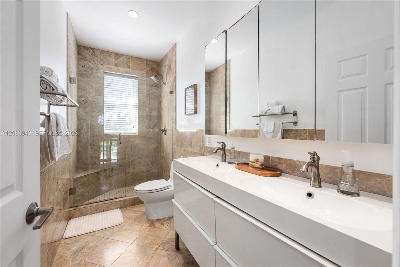 18806 NW 23rd Pl, Pembroke Pines, FL 33029 Photo