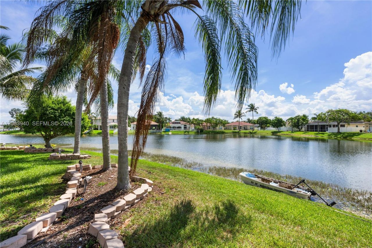 18806 NW 23rd Pl, Pembroke Pines, FL 33029 Photo