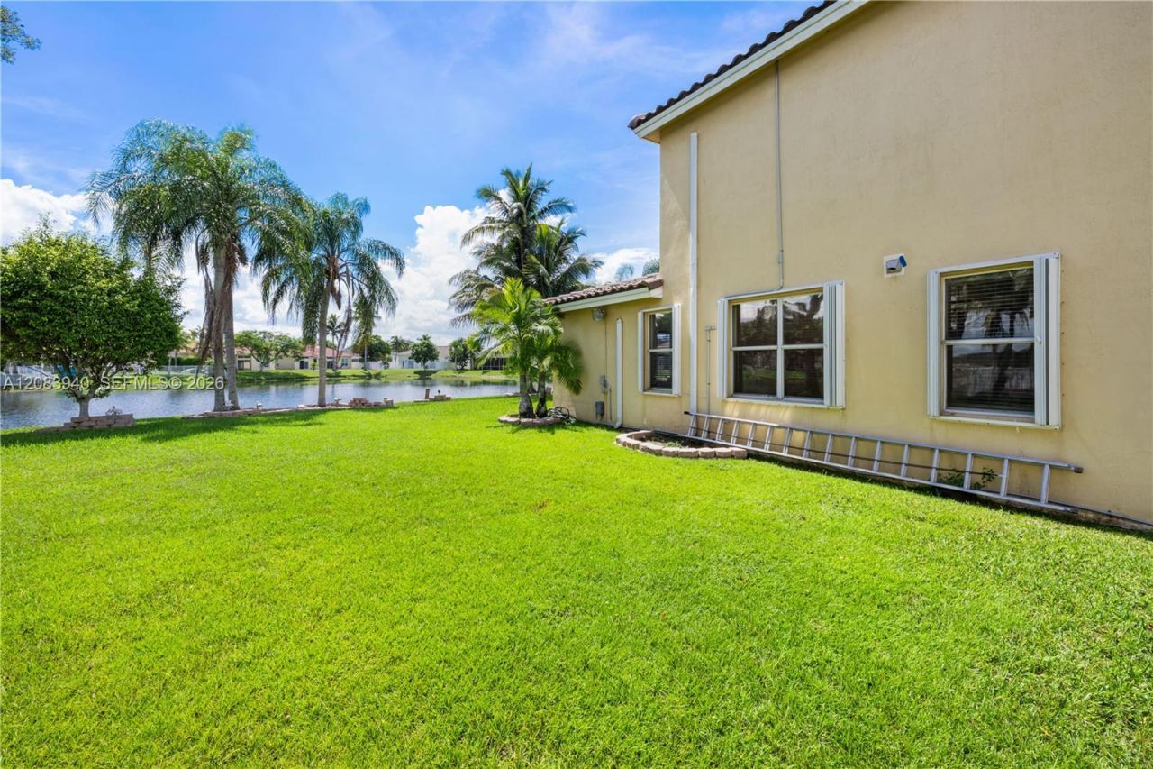 18806 NW 23rd Pl, Pembroke Pines, FL 33029 Photo