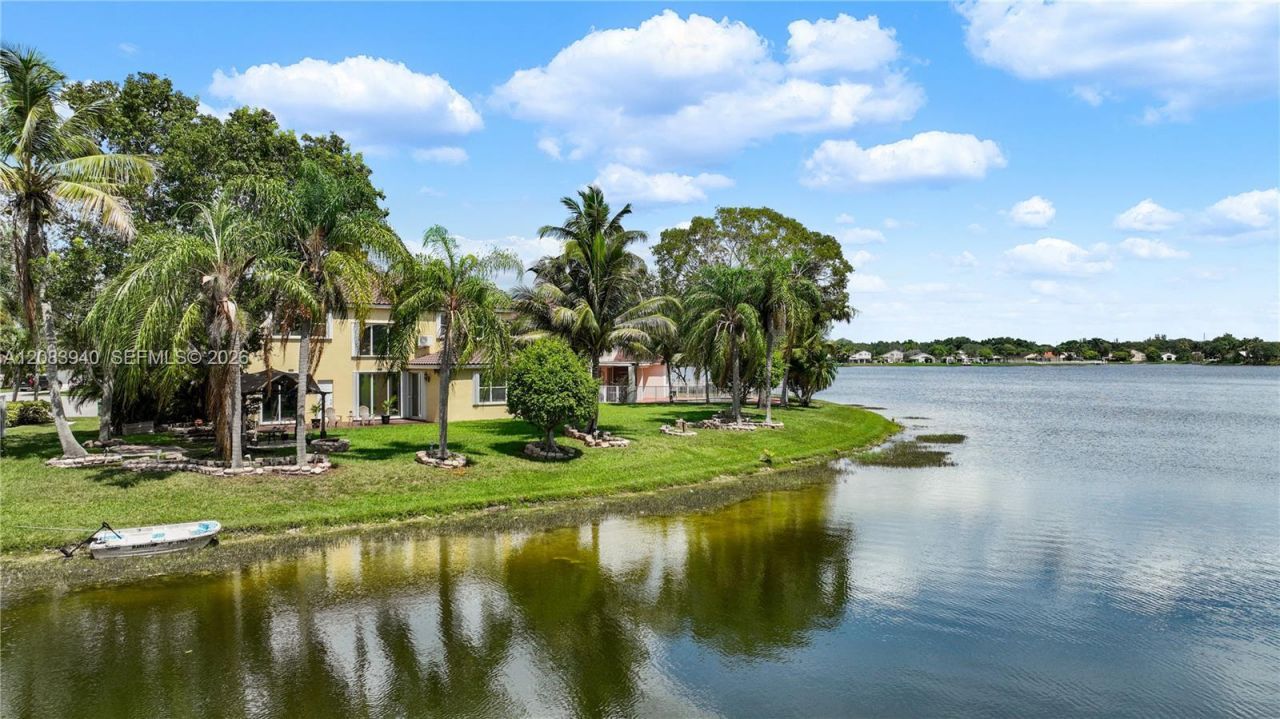 18806 NW 23rd Pl, Pembroke Pines, FL 33029 Photo