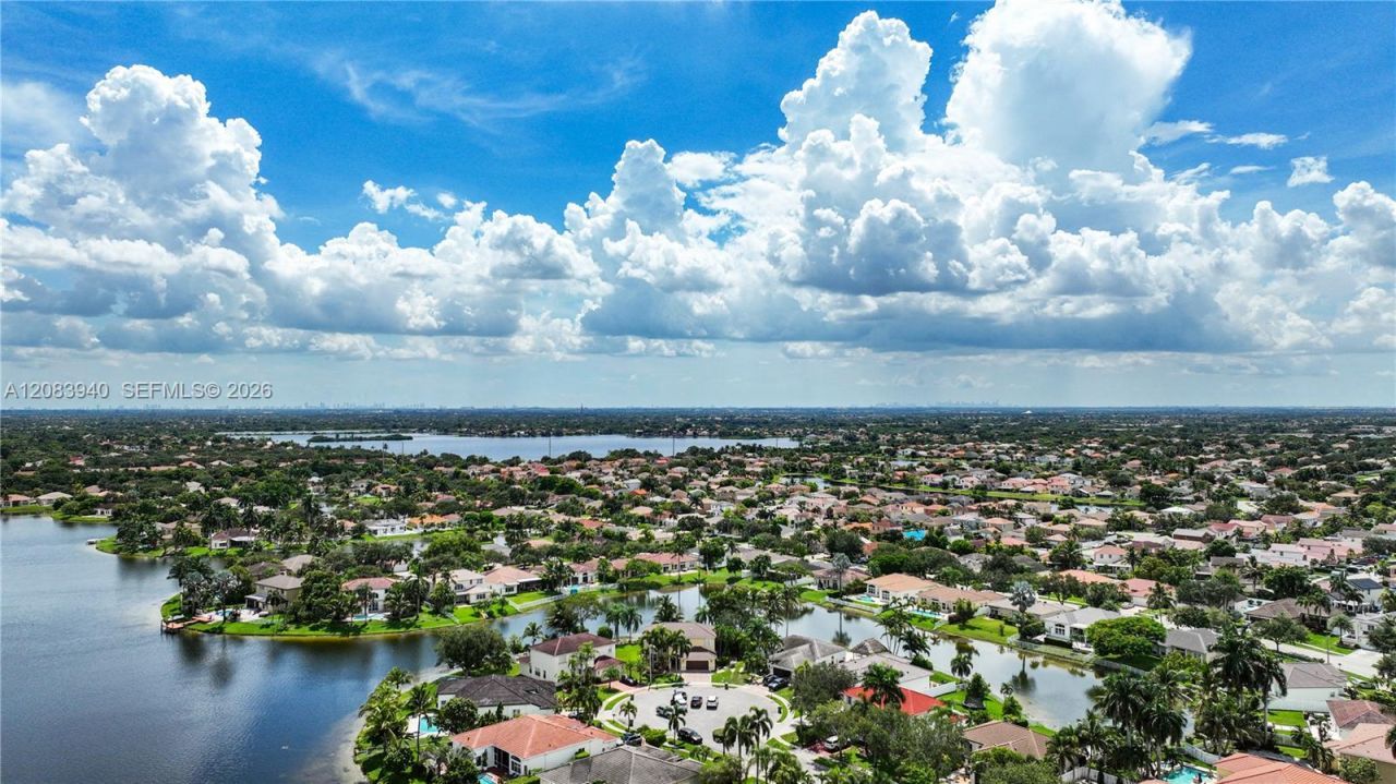 18806 NW 23rd Pl, Pembroke Pines, FL 33029 Photo