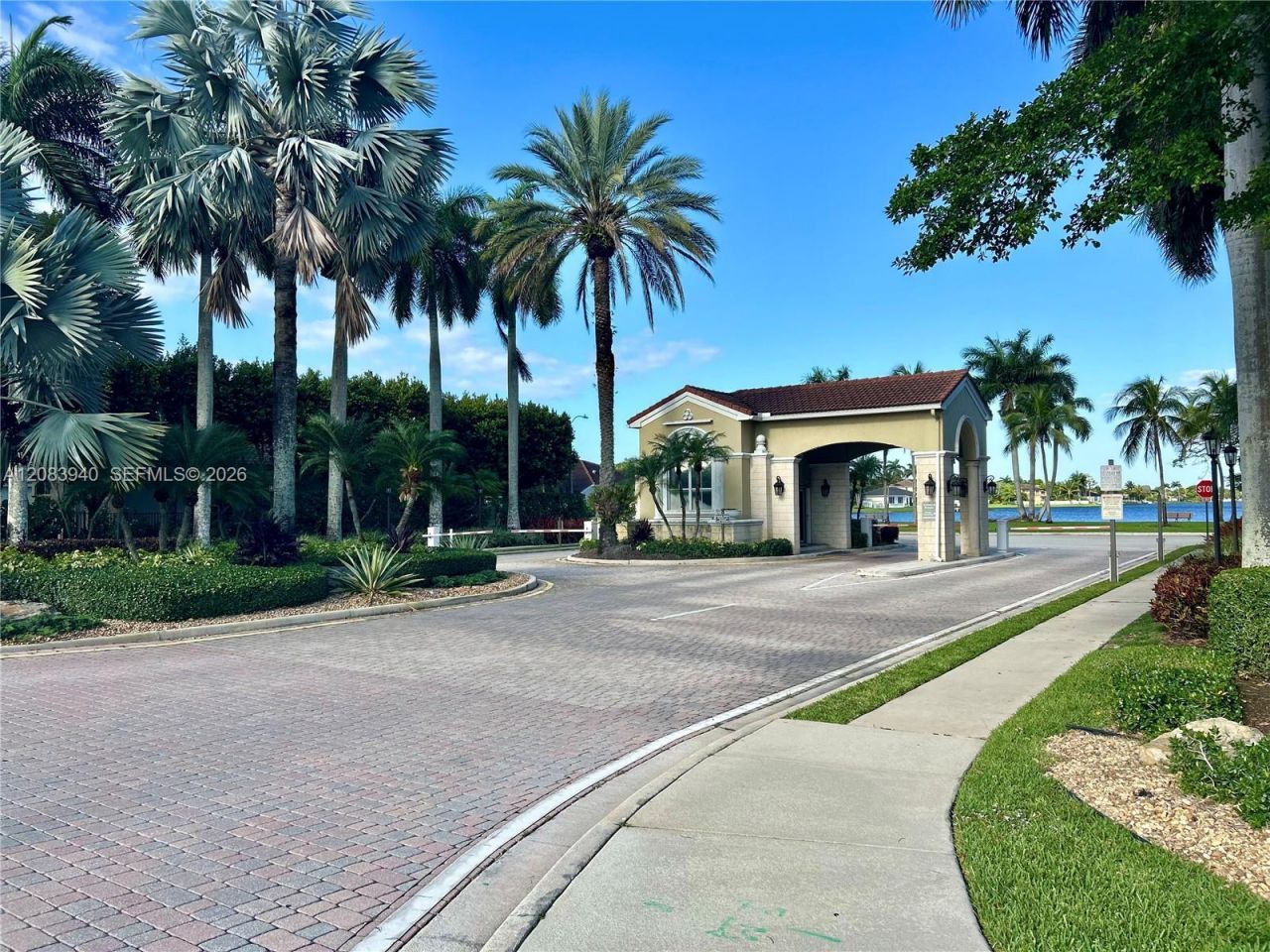 18806 NW 23rd Pl, Pembroke Pines, FL 33029 Photo