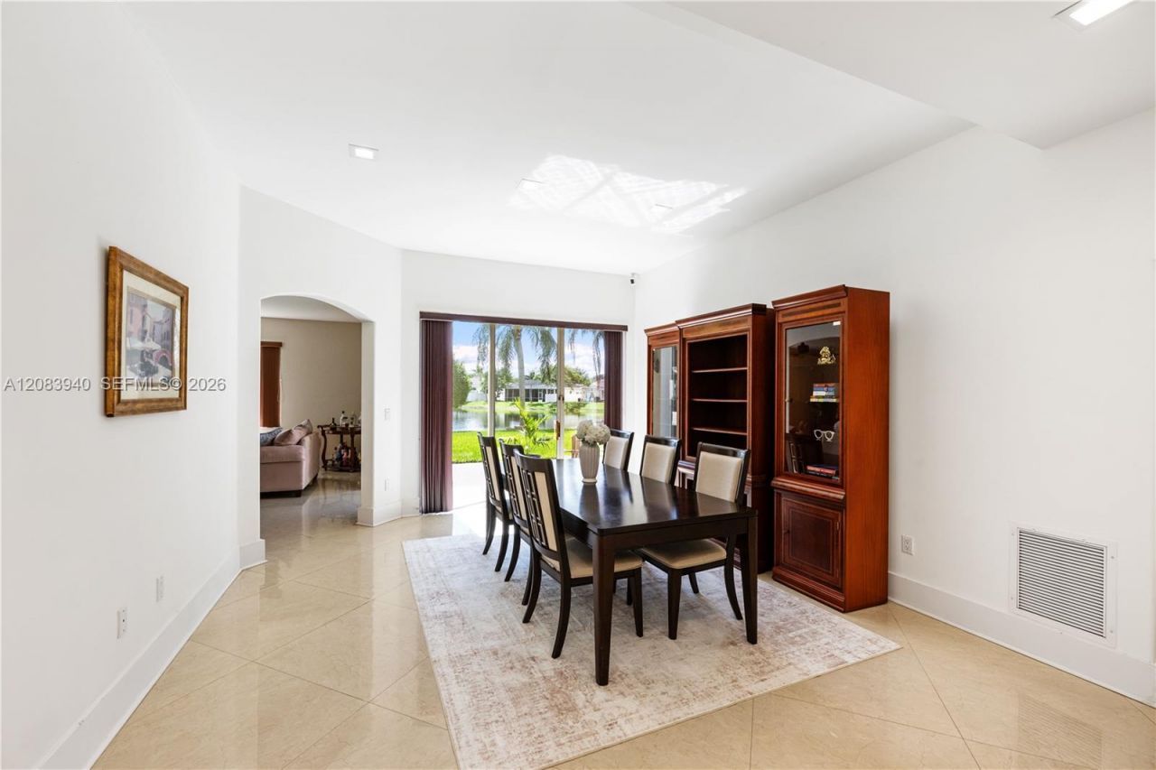 18806 NW 23rd Pl, Pembroke Pines, FL 33029 Photo