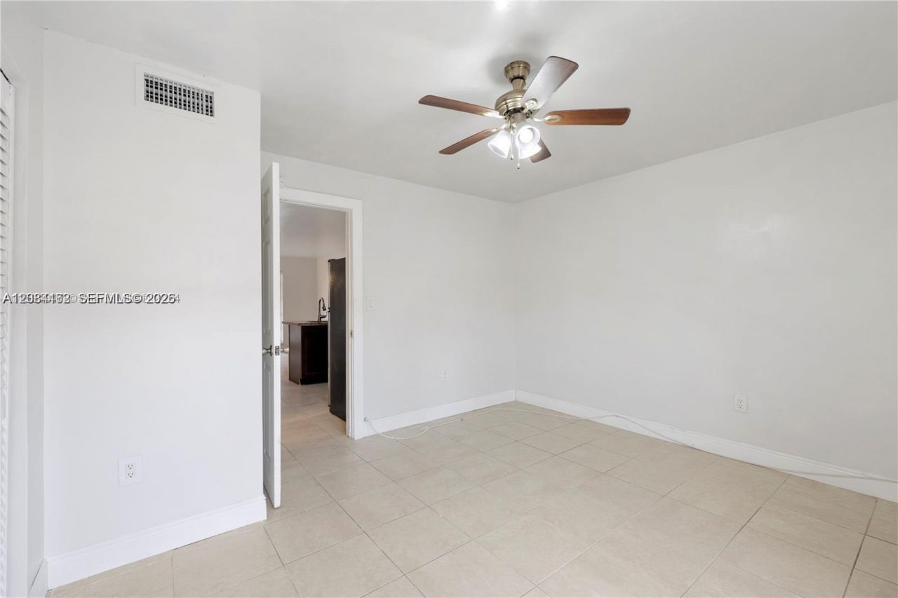 7241 Miami Lakes Dr , Unit D19, Miami Lakes, FL 33014 Photo