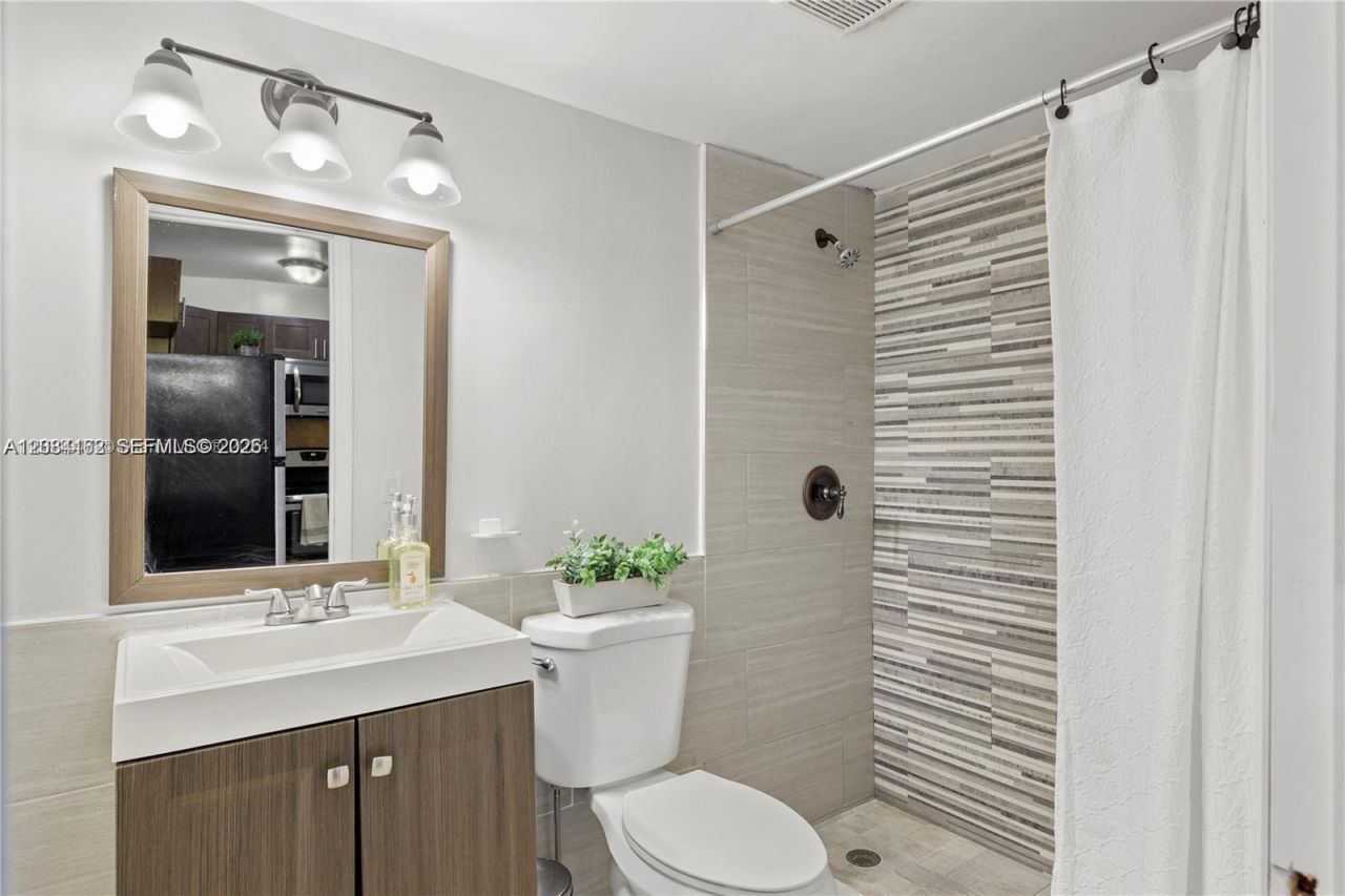 7241 Miami Lakes Dr , Unit D19, Miami Lakes, FL 33014 Photo
