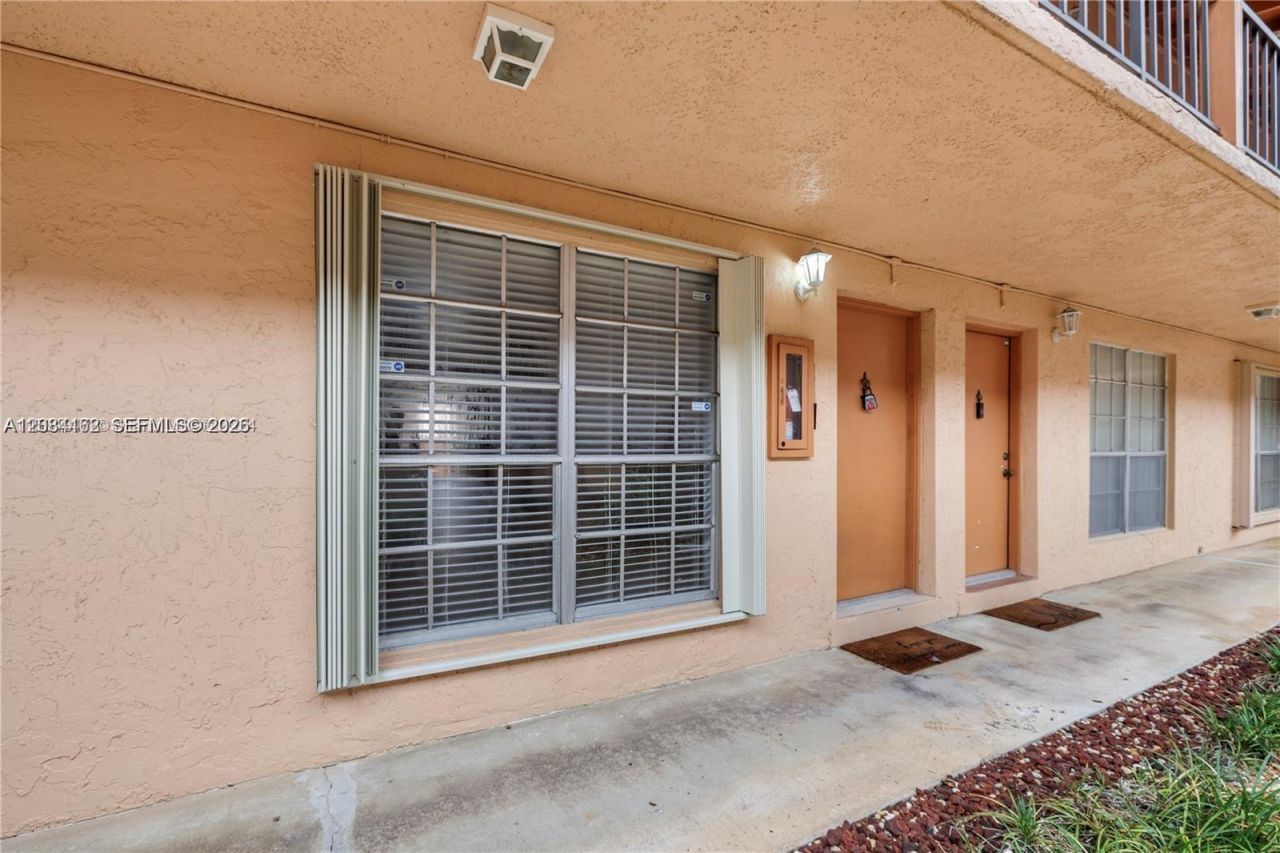 7241 Miami Lakes Dr , Unit D19, Miami Lakes, FL 33014 Photo