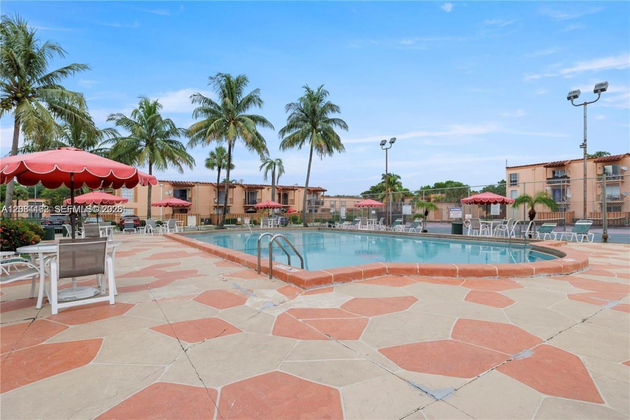 7241 Miami Lakes Dr , Unit D19, Miami Lakes, FL 33014 Photo