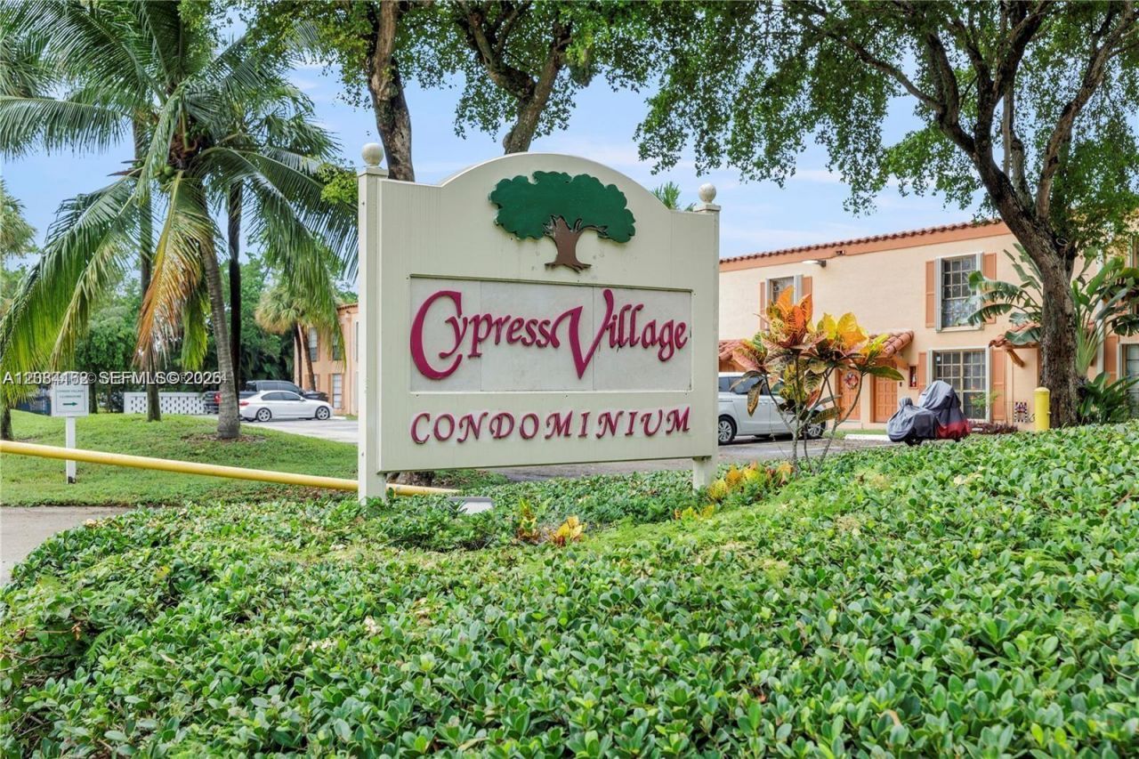 7241 Miami Lakes Dr , Unit D19, Miami Lakes, FL 33014 Photo