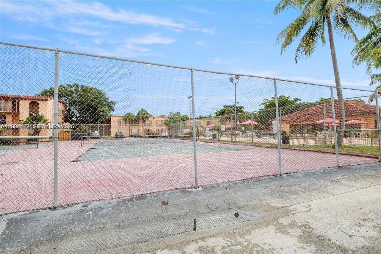 7241 Miami Lakes Dr , Unit D19, Miami Lakes, FL 33014 Photo