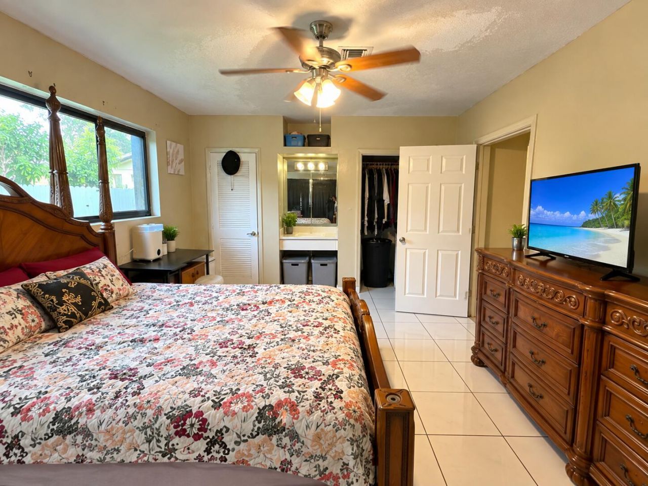 70 NE 174th Drive, North Miami Beach, FL 33162 Photo
