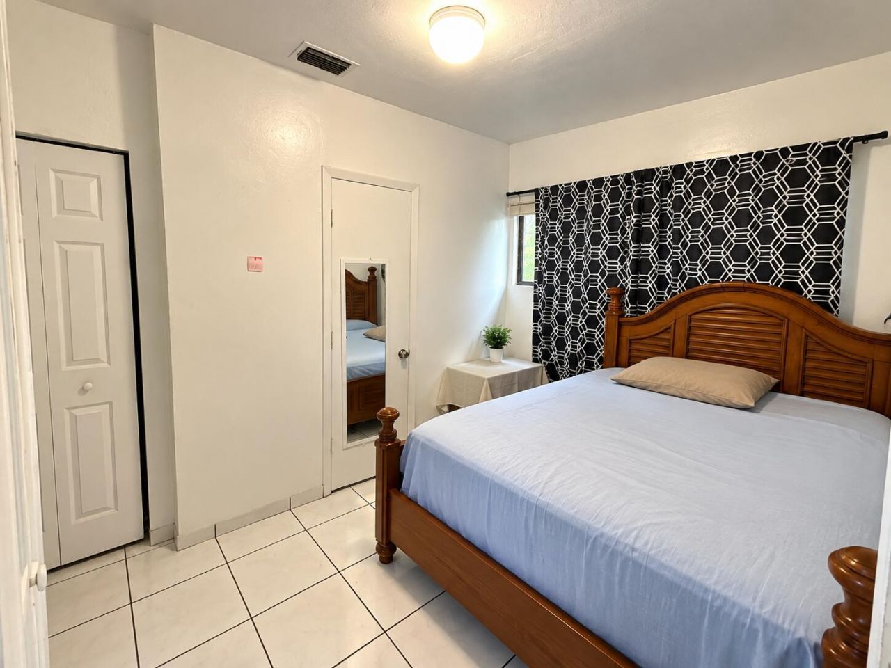 70 NE 174th Drive, North Miami Beach, FL 33162 Photo