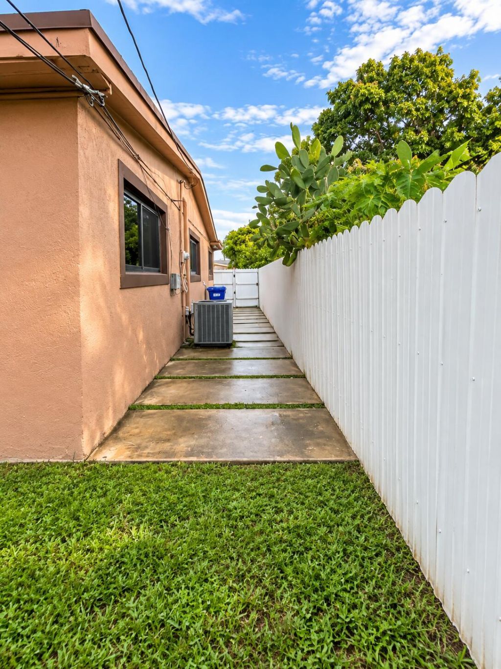 70 NE 174th Drive, North Miami Beach, FL 33162 Photo